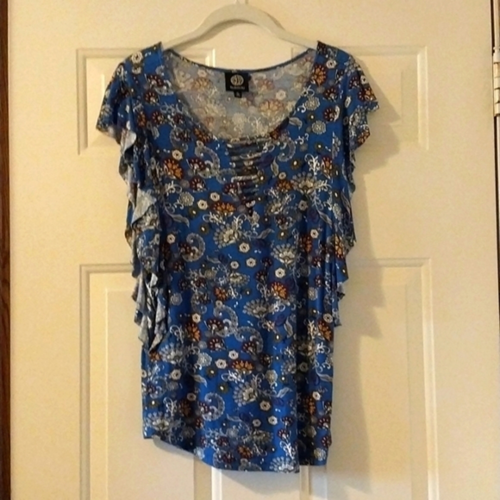 Bobeau Blue Floral Print Short Flutter‎ Sleeve Rayon Spandex Top Size Medium